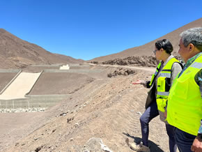 MOP continúa labores de despeje en obras de control aluvional  