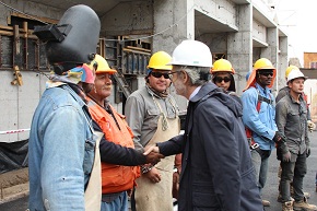 Ministro Fontaine visita obras de Complejo Deportivo Escolar Corvallis   