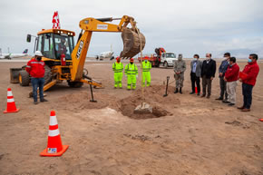 Ministro MOP anunció inicio de obras de normalización y conservación en pistas del aeropuerto Andrés Sabella