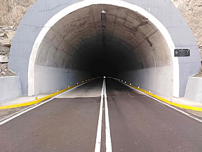 MOP aumentó elementos electro reflectantes al interior del túnel Galleguillos